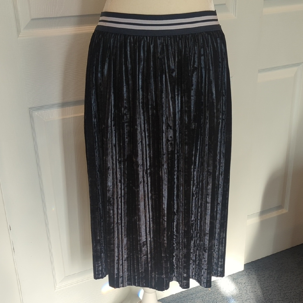 Navy Velvet Pleated Skirt